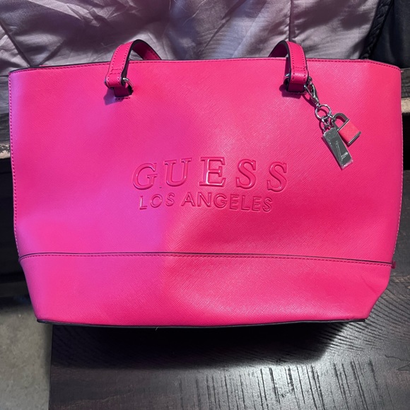 Guess - Picture 4 of 4